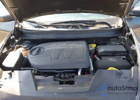 2017 Jeep Cherokee Latitude 4X4 из США, поврежденный, VIN 1C4PJMCS7HW585135